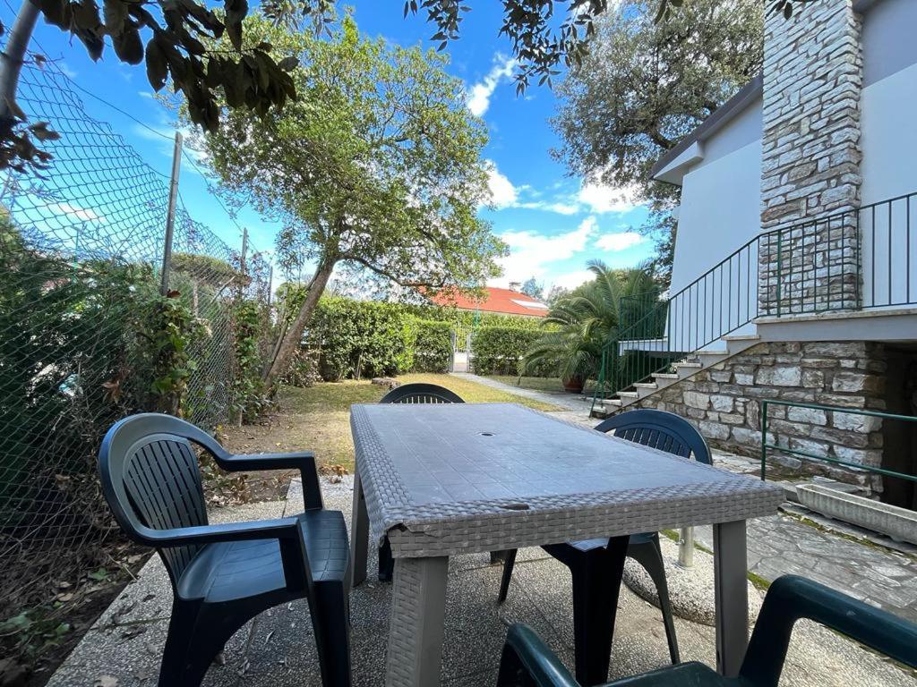 Pineta Apartament Tirrenia Exterior foto