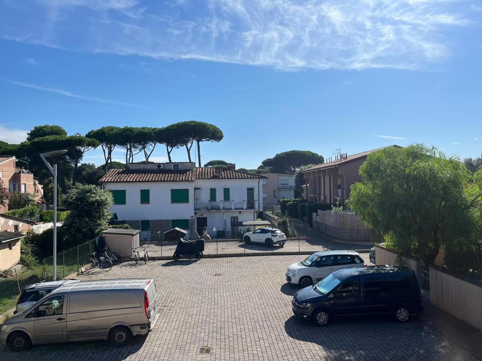 Pineta Apartament Tirrenia Exterior foto
