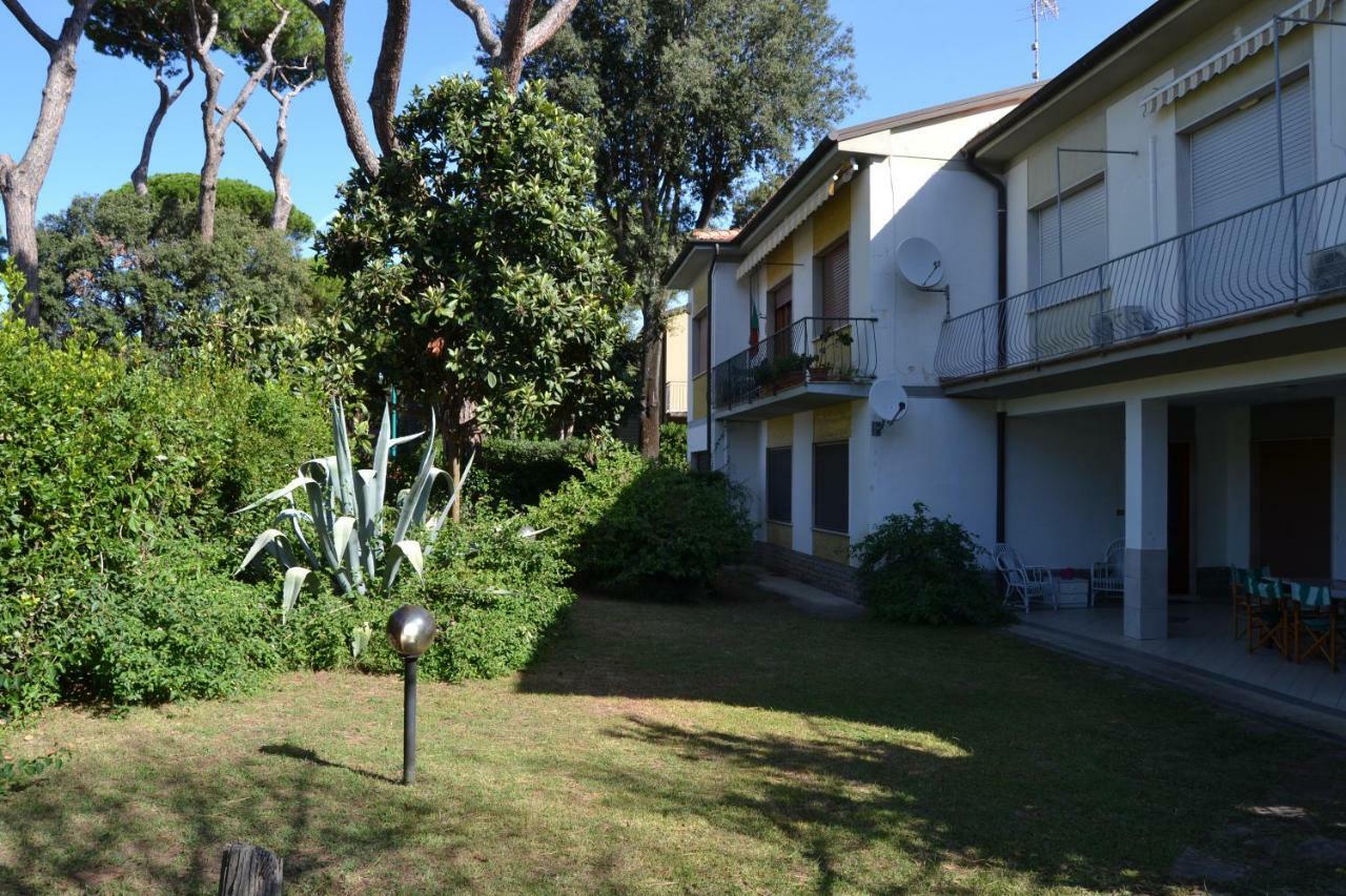 Pineta Apartament Tirrenia Exterior foto